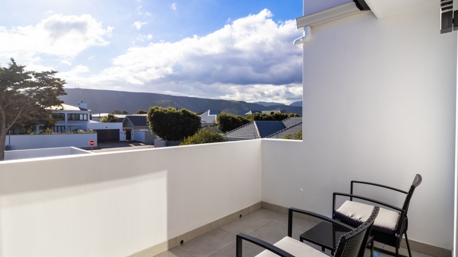 9 Bedroom Property for Sale in Westcliff Western Cape